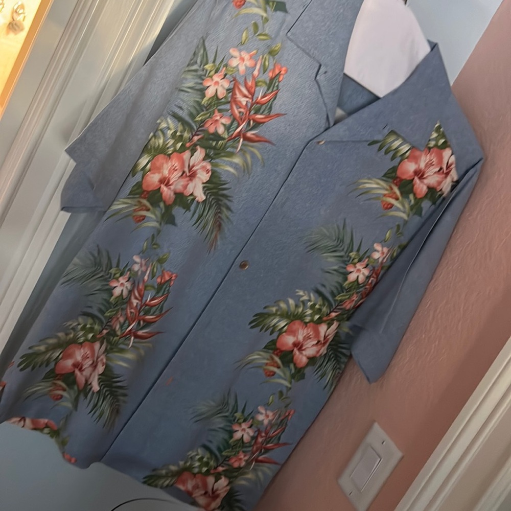 Tommy Bahama casual button front shirt